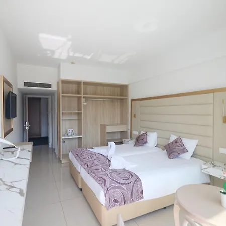 Ξενοδοχείο Tsokkos 4*